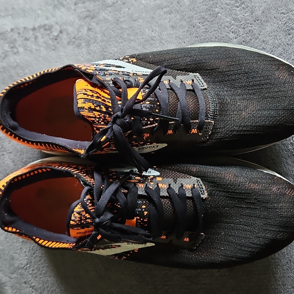 Brooks Ricochet Men Running Shoes Black Orange Silver Sneakers Size 11